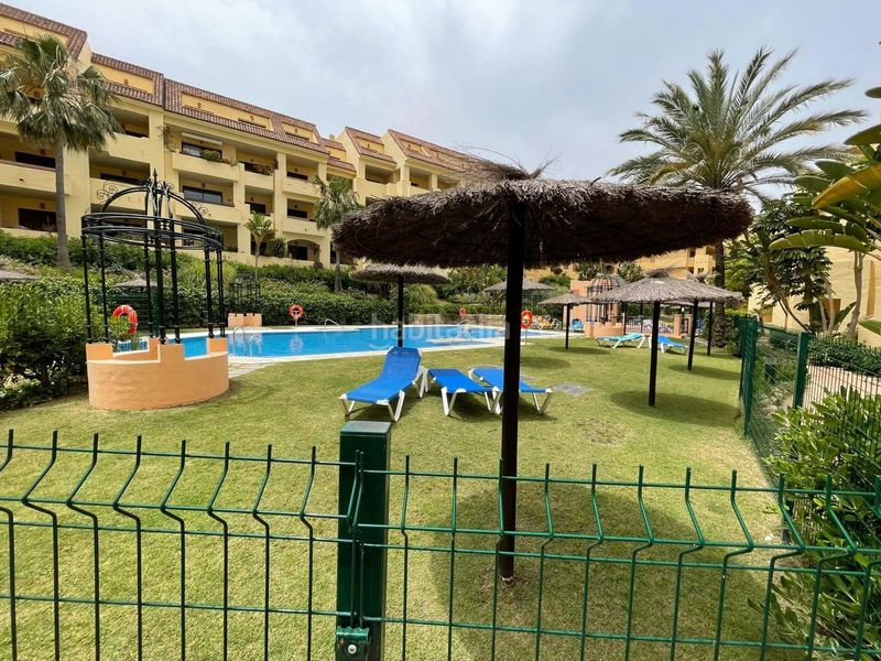 Foto eb778ffd-bc82-4629-97c2-05d5e4447e97. Pis amb aparcament piscina a La Duquesa Manilva