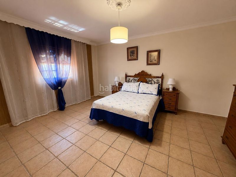 Foto 9a9b1115-0cdb-4b09-a695-c3fdb918dd02. Chalet espectacular chalet independiente con piscina y barbacoa en el zabal en Línea de la Concepción (La)