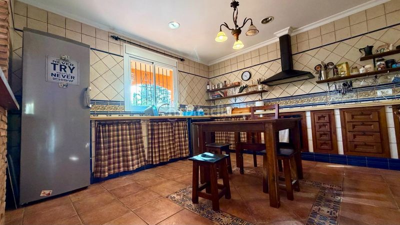Foto 9a9ca744-9b7b-44ed-96d0-53632344f4fb. Chalet maravilloso chalet en la línea de la concepción, ideal para familias en Línea de la Concepción (La)