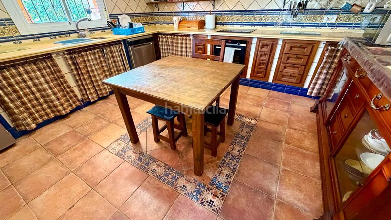 Foto b45ca4cc-4712-4f86-8aa6-b7e13b483128. Chalet maravilloso chalet en la línea de la concepción, ideal para familias en Línea de la Concepción (La)