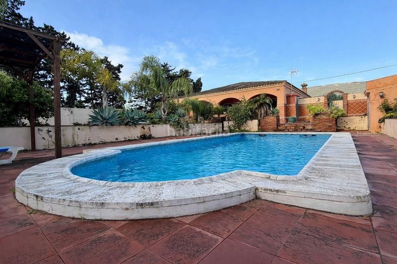 Foto d755cc5c-3d5d-4579-972a-b14865843500. Chalet maravilloso chalet en la línea de la concepción, ideal para familias en Línea de la Concepción (La)