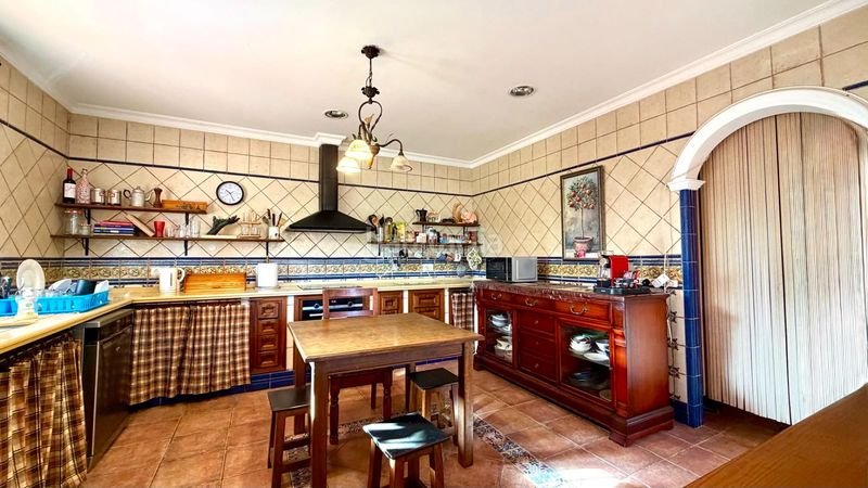 Foto df3038c9-2f3d-45dd-88bf-5ed748e11feb. Chalet maravilloso chalet en la línea de la concepción, ideal para familias en Línea de la Concepción (La)