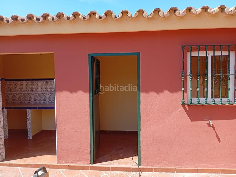 Foto 0023eaca-05b6-4752-acf8-fa043421aa3f. House with parking in El Rinconcillo Algeciras