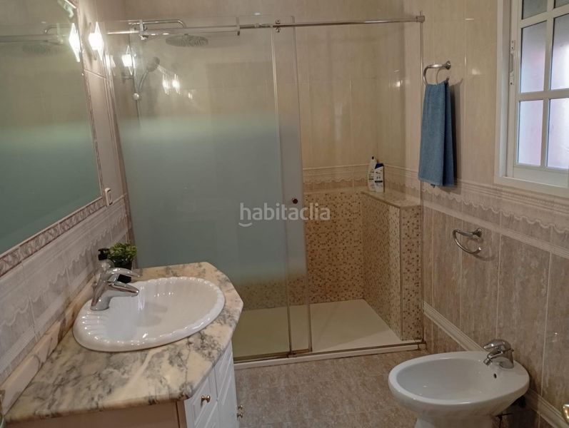 Foto 49d547ae-46db-4786-99cc-afd43a65750a. House with parking in El Rinconcillo Algeciras