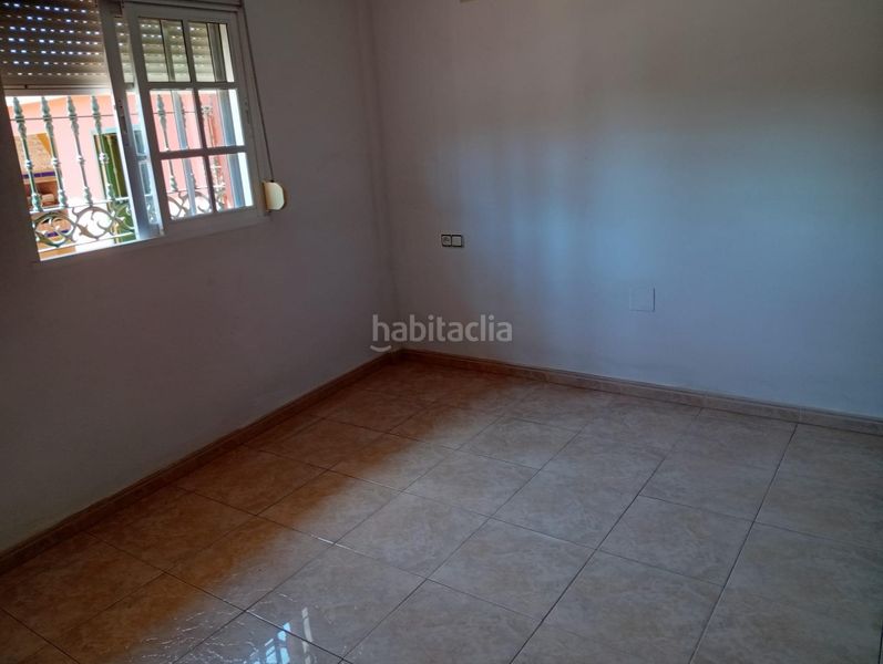 Foto 87b134d2-f66d-4716-9f28-88fbe4f7d1db. House with parking in El Rinconcillo Algeciras