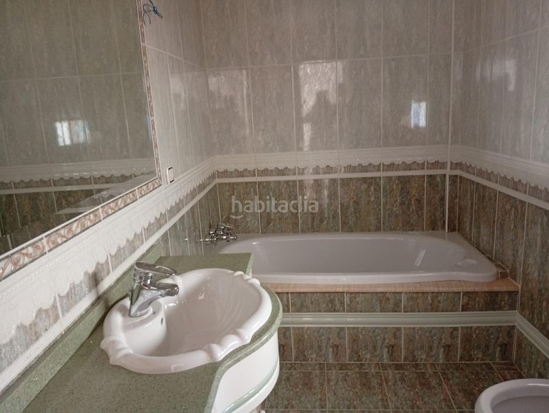 Foto ce2e5de0-55eb-4eb5-adbe-5e884beb5c29. House with parking in El Rinconcillo Algeciras