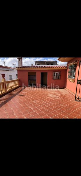 Foto fef83f91-a284-42b2-87c2-32e51f272651. House with parking in El Rinconcillo Algeciras