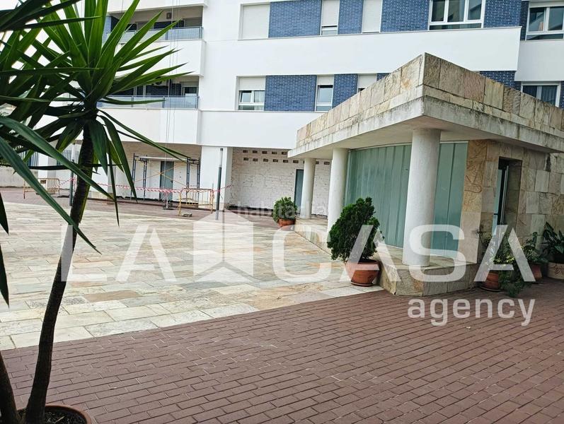 Foto fedb1829-1b4f-4a64-b61d-1db21ac43d83. Business premise in San Bernabé Algeciras