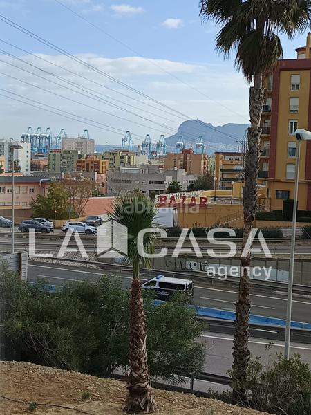 Foto eeaeaa92-6ea4-4227-bece-84f691a4e69b. Piso en Bajadilla - Fuente Nueva Algeciras