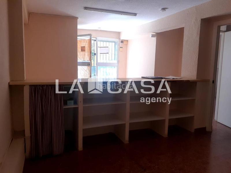 Foto ec0bc0d0-40c5-46c9-8579-1f21b3f5a665. Local comercial en Los Pinos Algeciras