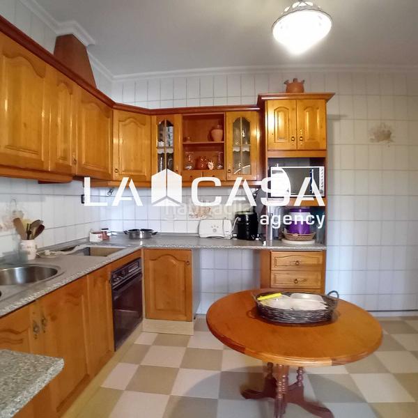 Foto 19ff579d-8cb1-436f-88e1-9133a4349778. Casa amb aparcament a El Rinconcillo Algeciras