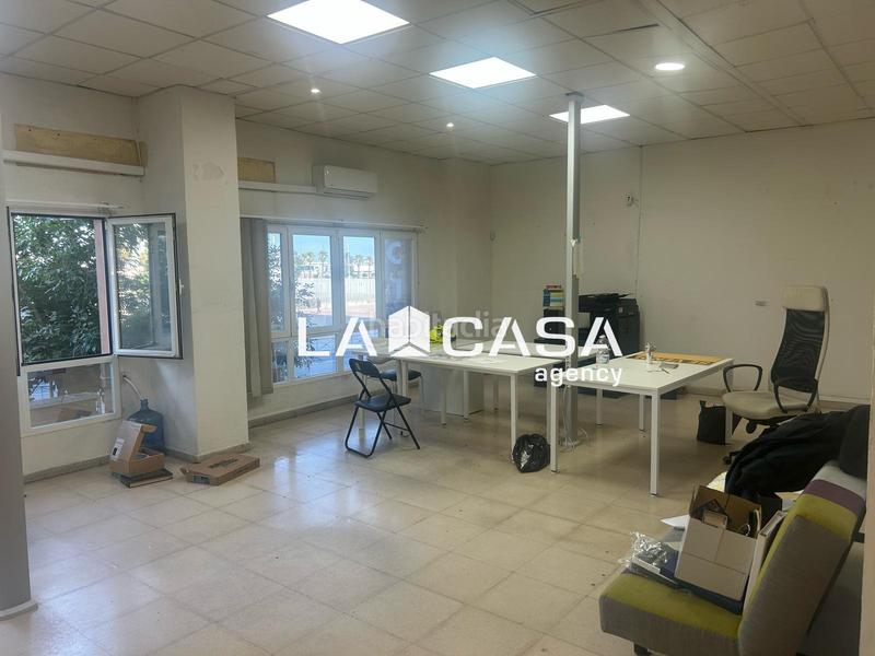 Foto 0849e295-1a4d-4b97-b595-b9212a3d6ad9. Office space in Casco Antiguo Algeciras