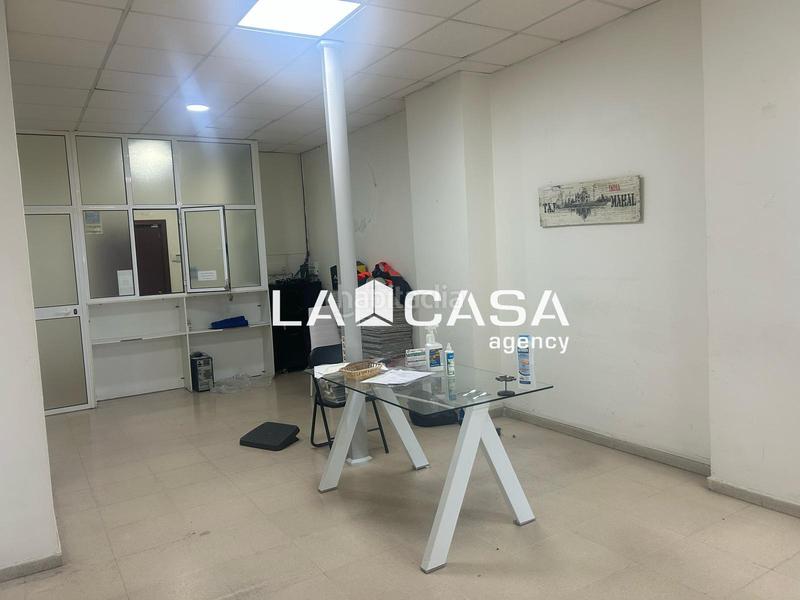 Foto 9f2cc82d-25c2-4594-9973-7ef70299ccec. Office space in Casco Antiguo Algeciras