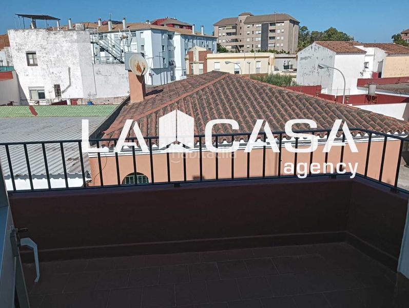 Foto 05b981b1-bf3c-402a-b5e0-2973ac9e61b6. Haus mit parking in Pescadores - Saladillo Algeciras