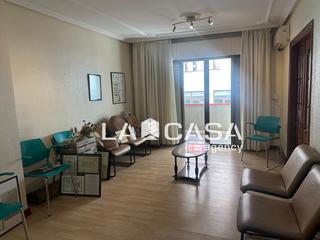 Etagenwohnung in Casco Antiguo