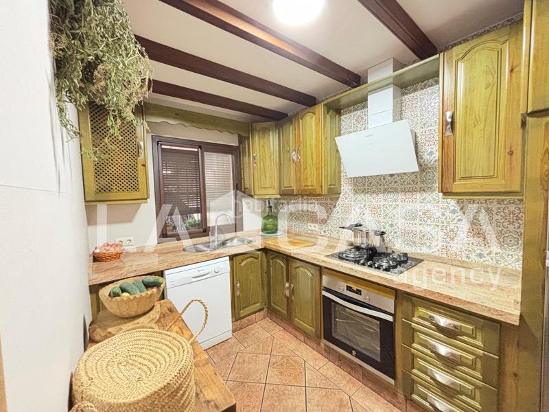 Foto 6fbbb36d-016e-460f-b9e7-9a03d3b952e1. Semi detached house with parking in Barrios (Los)