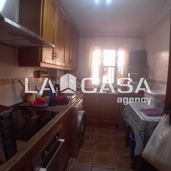 Foto 88ac5ce7-2e3f-41c5-876b-483f170680d1. Casa amb aparcament a El Rinconcillo Algeciras