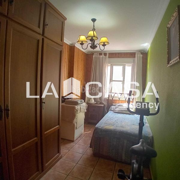 Foto 86207403-9e3d-4dc4-a68a-1bbc3e1c2ac8. Haus mit parking in El Rinconcillo Algeciras