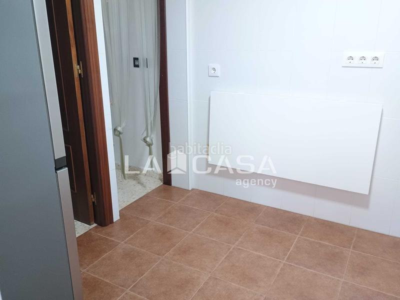 Foto 05c7eb07-bd0f-47c1-a27e-a77868af67eb. Casa amb aparcament a Barrios (Los)