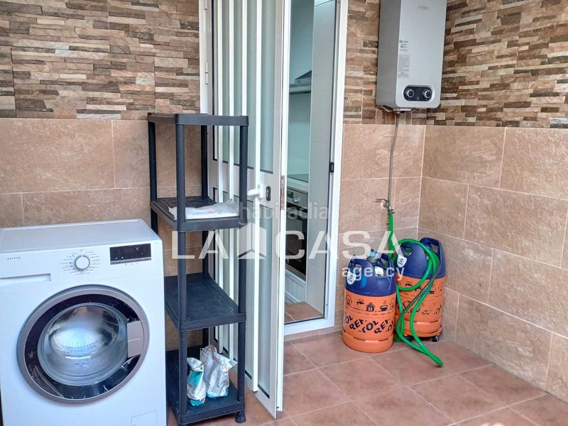 Foto 07f633d9-3cd4-4083-8a09-f7ad89c3b100. Casa amb aparcament a Barrios (Los)