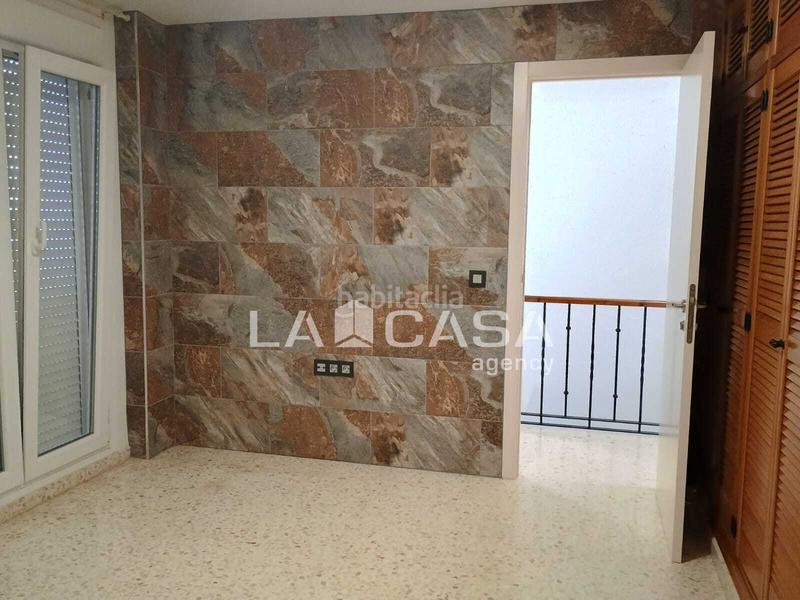 Foto a1a72ec0-c667-4cc1-945a-06c5479841c8. Casa amb aparcament a Barrios (Los)