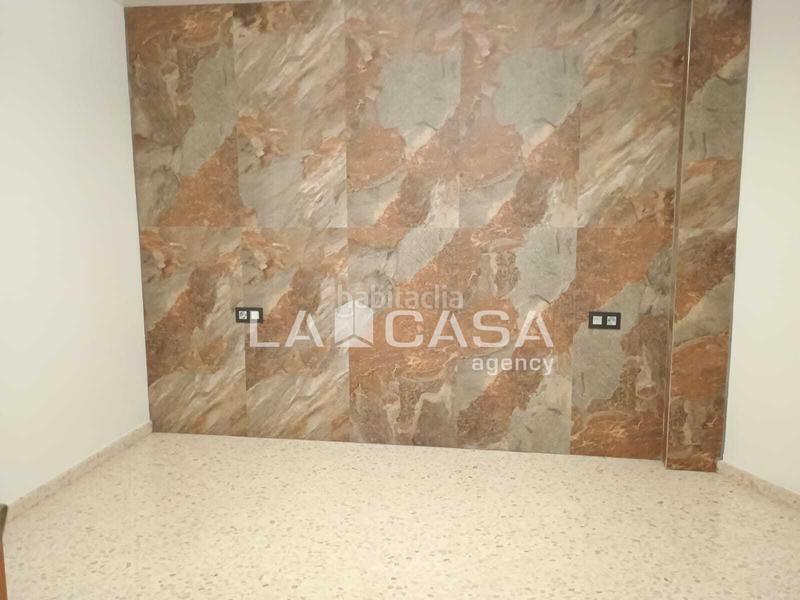 Foto cd01c0e2-c5a6-4c04-ad26-4b9312a1986b. Casa amb aparcament a Barrios (Los)