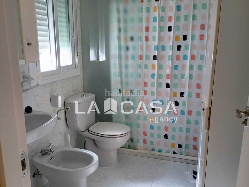 Foto d3aacab3-c06a-4b89-8a9e-8b9c0603b99f. Casa amb aparcament a Barrios (Los)