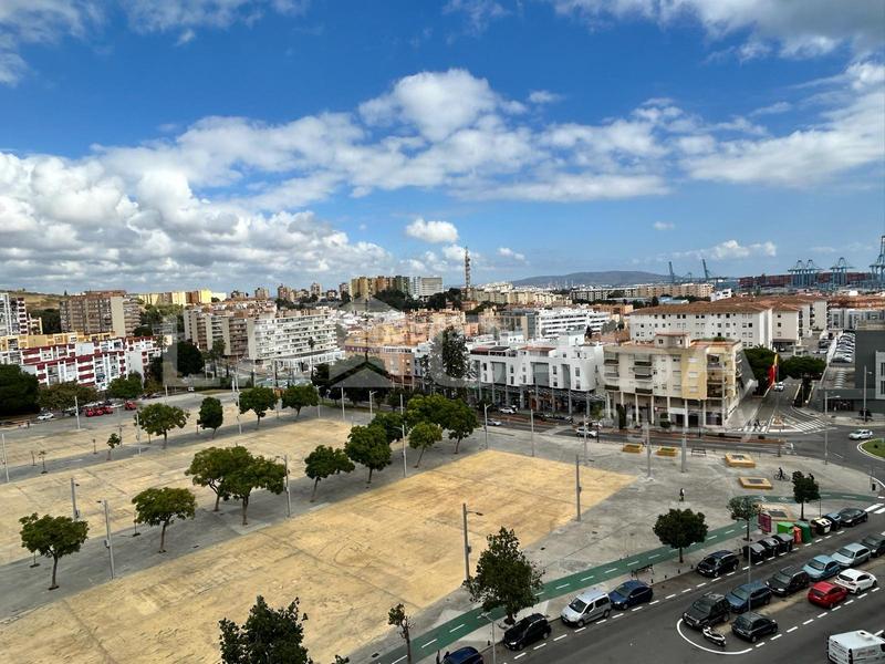 Foto 60b53eeb-7180-46ef-bfe6-4bac4b136451. Flat in San Bernabé Algeciras
