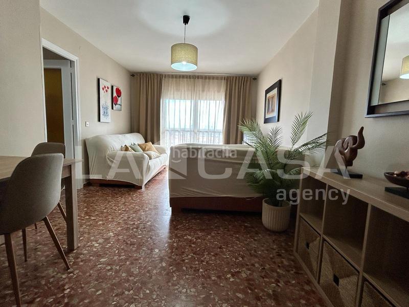 Foto dfcf3359-2feb-40c1-8d13-804db42aaae3. Flat in San Bernabé Algeciras