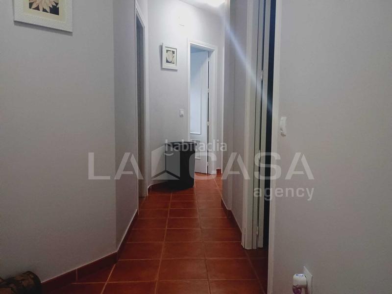 Foto 93021537-4d5b-4544-a9c9-2906d7a6cbe5. Casa adossada amb aparcament a Bajadilla - Fuente Nueva Algeciras