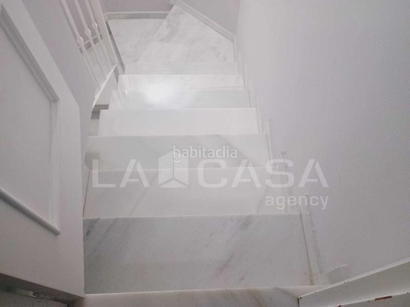 Foto efe57a69-c3af-48e8-bf6e-1d2e2002f09c. Casa adossada amb aparcament a Bajadilla - Fuente Nueva Algeciras