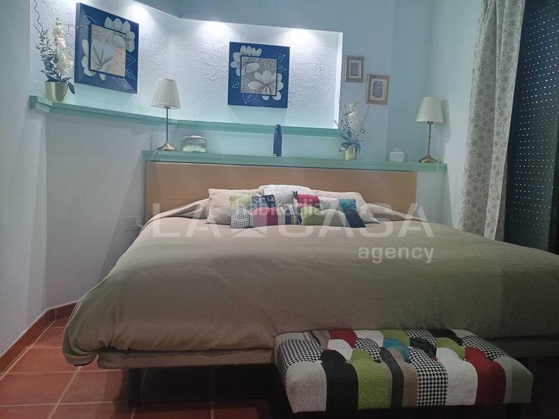 Foto f3c12262-36c0-4487-b3fe-01f4213972b0. Casa adossada amb aparcament a Bajadilla - Fuente Nueva Algeciras