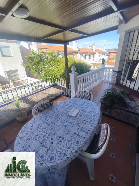 Foto 58b3d0cd-a04f-4ec1-ba56-e62fc57e9872. Casa adossada amb aparcament a San García Algeciras