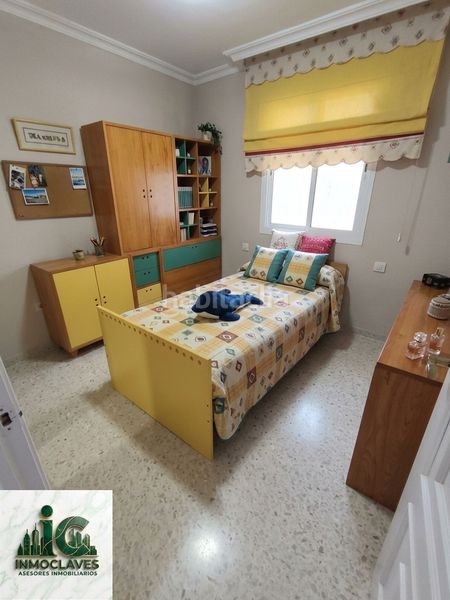 Foto 62fcd1ea-9d00-481c-9ca9-e5fd094a424f. Casa adossada amb aparcament a San García Algeciras