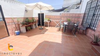Maison jumelée à San García. Adosado en san garcía
