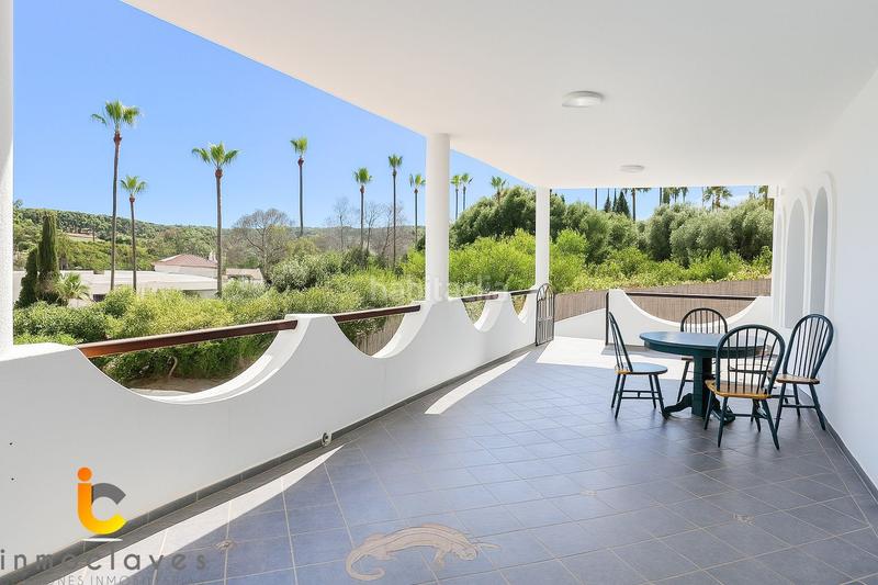 Foto c0475112-336c-40c4-8602-2d044fdbe8d6. Maison avec parking piscine dans Sotogrande alto Sotogrande