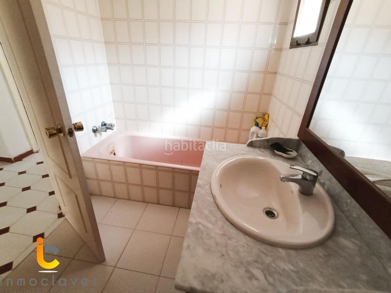 Foto 78943ada-8bd1-444d-9ba5-3580cbe3d476. Casa con parcheggio in San García Algeciras