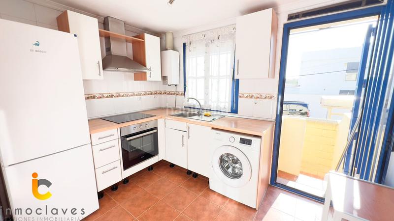 Foto 027a8da5-f25c-4e76-84b3-76c92dd507e3. Reihenhaus mit parking pool in El Rinconcillo Algeciras