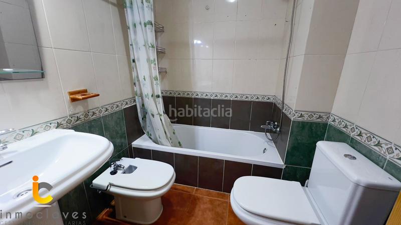 Foto 498f397e-adf3-4234-9f5d-1e24a49b0522. Reihenhaus mit parking pool in El Rinconcillo Algeciras