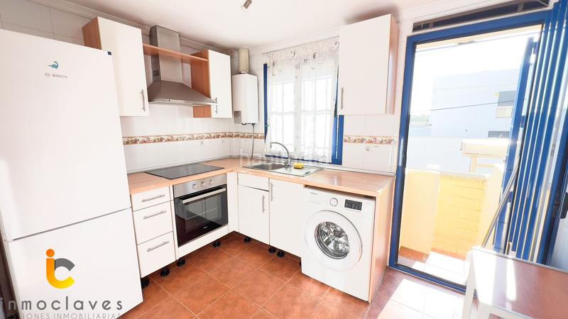 Foto 54561e74-aec1-42f9-afa1-0699bfaa9bc0. Reihenhaus mit parking pool in El Rinconcillo Algeciras