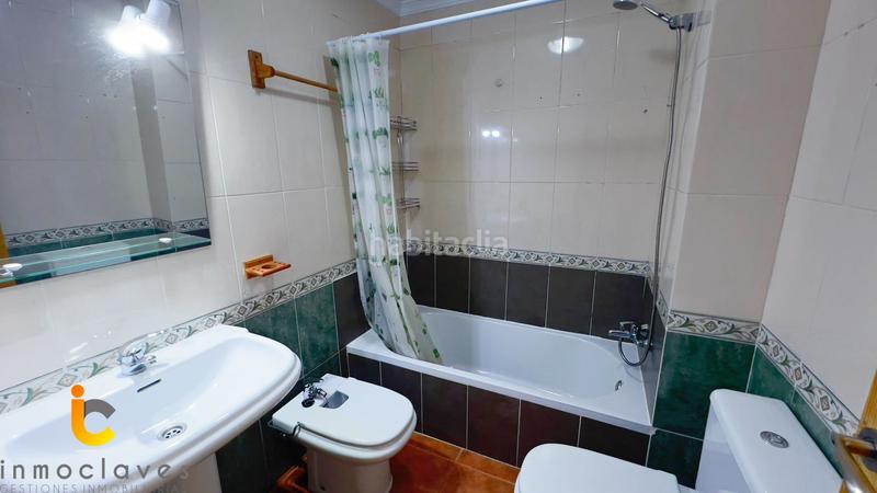 Foto d5b9d152-1160-4413-868f-b8bfed3aa647. Reihenhaus mit parking pool in El Rinconcillo Algeciras