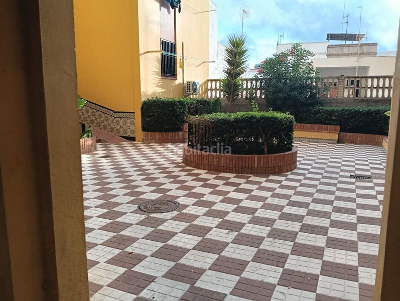 Foto 5883397b-b1e0-41dc-bcc9-d8b505af258e. Etagenwohnung mit heizung in Bajadilla - Fuente Nueva Algeciras