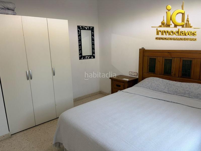 Foto 1057f096-0bbb-456c-82cf-a97319b70b2c. Casa adossada amb aparcament a San Bernabé Algeciras