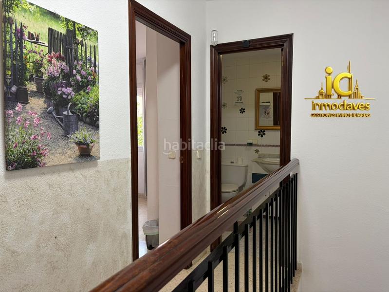 Foto 8db6bebd-4433-43cc-85aa-186aff886d2a. Casa adossada amb aparcament a San Bernabé Algeciras