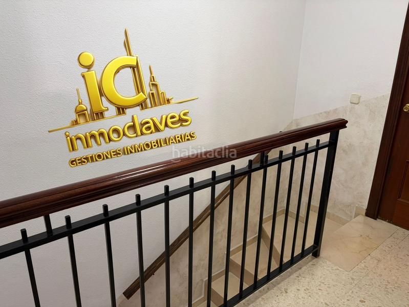 Foto a9eda5f8-5b44-4851-b311-beacac0907e3. Casa adossada amb aparcament a San Bernabé Algeciras