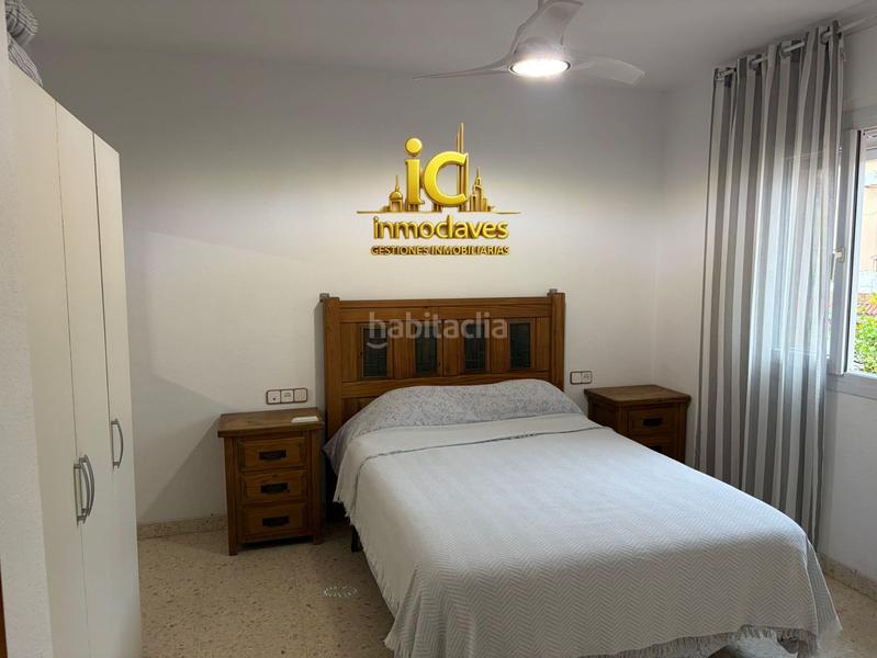 Foto bef72cbd-f77c-4d2e-99aa-7a2d4be1c518. Casa adossada amb aparcament a San Bernabé Algeciras