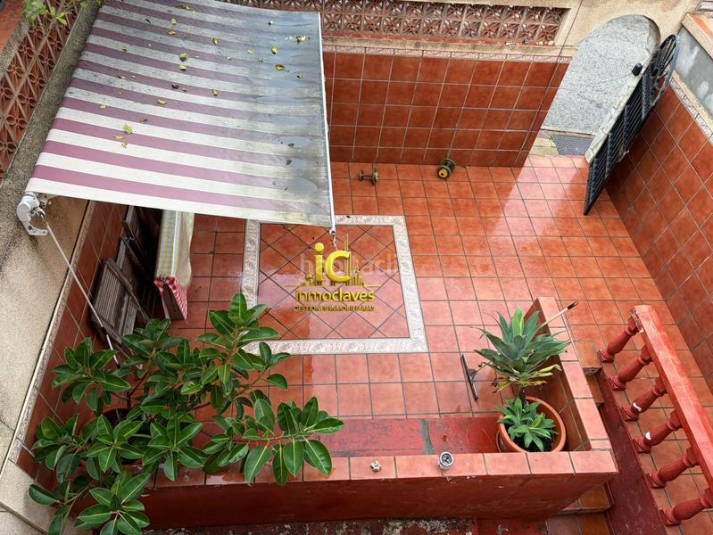 Foto c9027cb8-2d9f-4bb4-920e-f42184154b81. Casa adossada amb aparcament a San Bernabé Algeciras