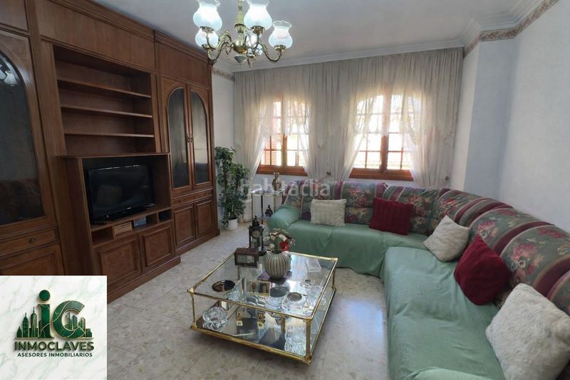 Foto 4cfacc22-a978-4896-8d2a-f6cb4b2885b4. Casa amb aparcament a Casco Antiguo Algeciras