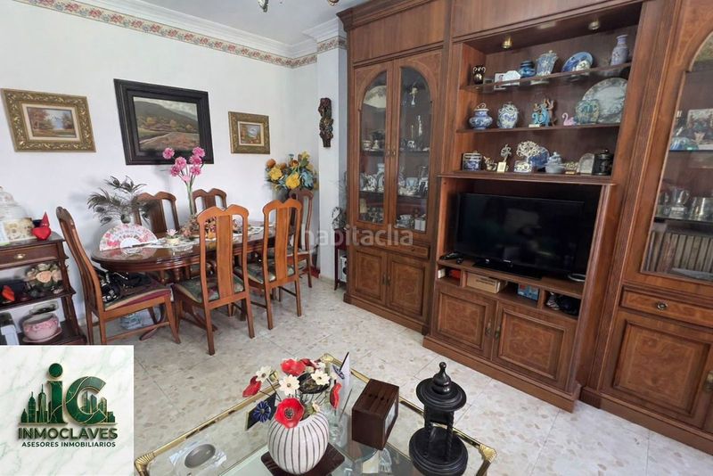 Foto 9f0a6ef1-400e-4f43-9bab-877262597285. Casa amb aparcament a Casco Antiguo Algeciras