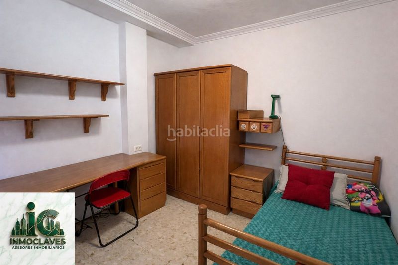 Foto b7e882a6-e5e2-438f-b032-1e0ae1369c2a. Casa amb aparcament a Casco Antiguo Algeciras